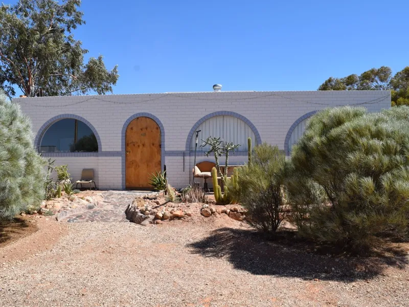 3 bedroom family home with well-established garden & trees