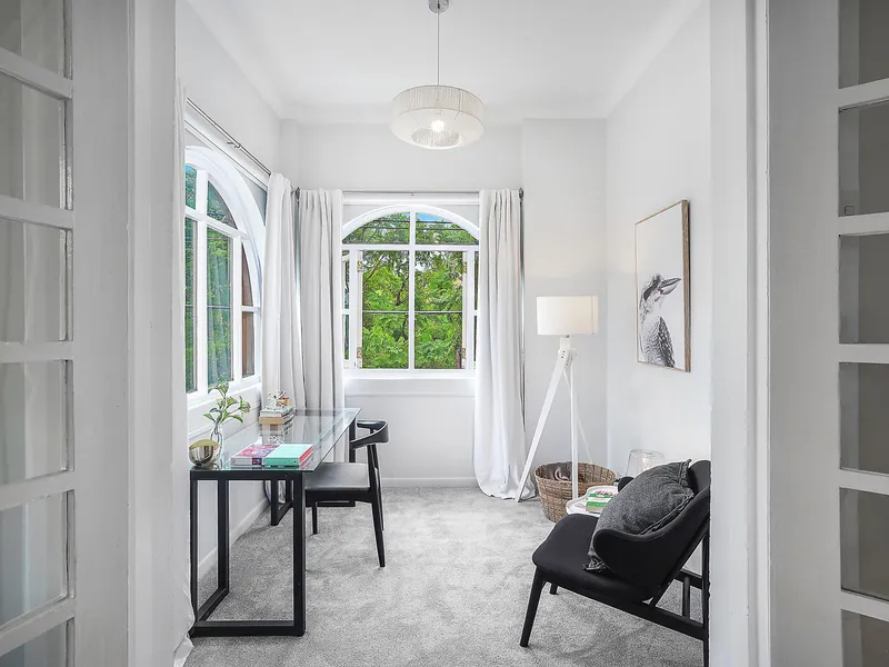 Sun-Filled & Spacious, Charming Period Appeal