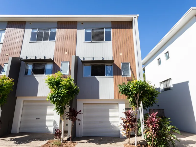 ONE OWNER, BUILT 2015!