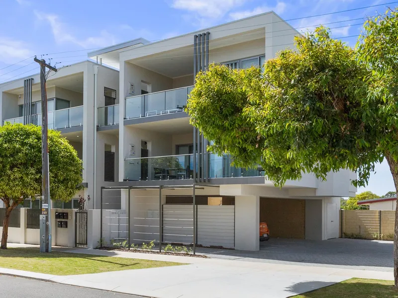 Near New Executive Apartment