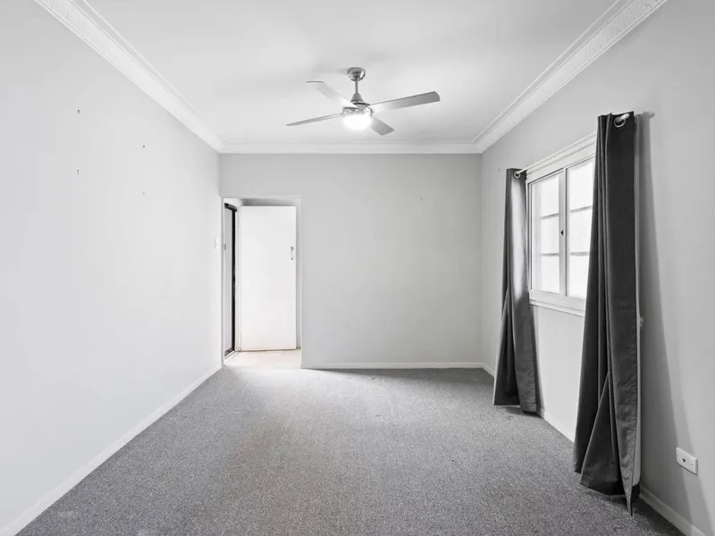 TIDY HOME IN THE HEART OF COORPAROO