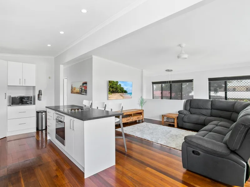 GREAT LOCATION - DUAL LIVING POTENTIAL