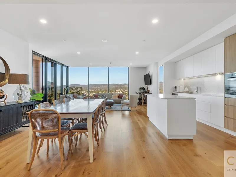 Stunning 25th Floor Apartment in The Adelaidean