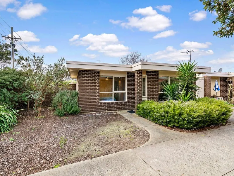 Low maintenance two bedroom unit!