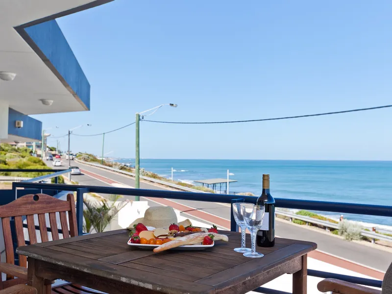 FULLY FURNISHED AND EQUIPPED, JUST BRING YOUR SUITCASES