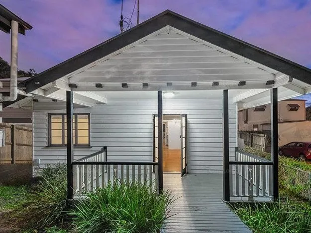 126 Hawthorne Road, Hawthorne QLD 4171