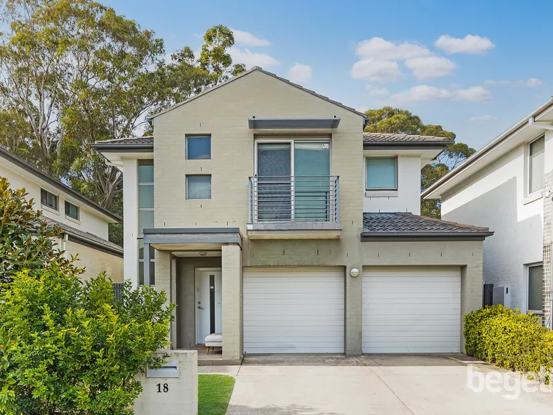 IMMACULATE & MODERN IN ULTRA CONVENIENT SETTING WITH COMMUNAL POOL, TENNIS COURT & BBQ PAVILION