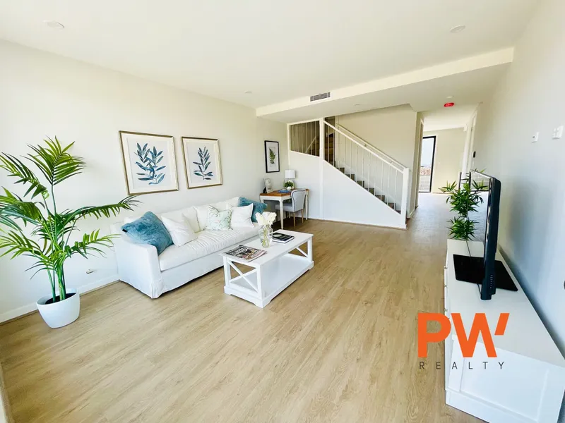 Brand New 3 Bed 2 Bath Duplex For Lease