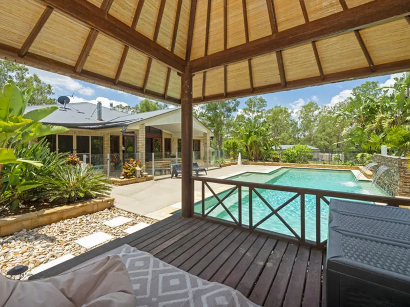 LUXURIOUS GOLD COAST HINTERLAND LIVING: