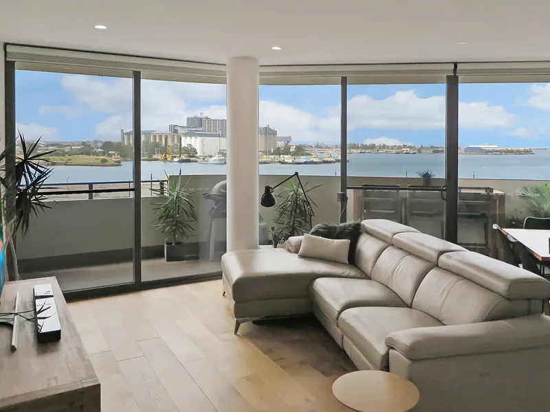 Spectacular Harbour Views, Prime Location