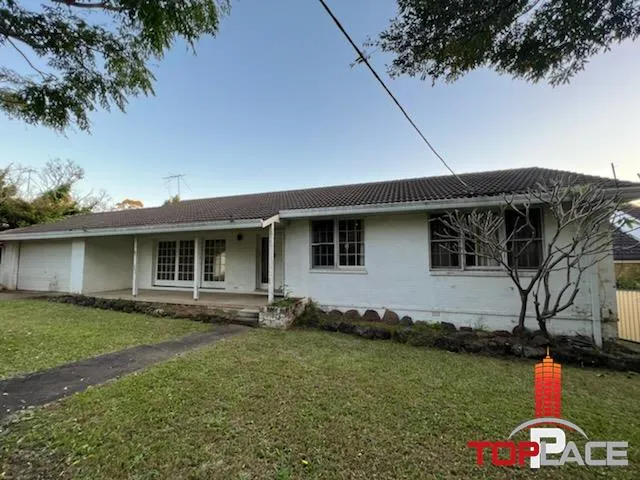 Spacious cozy house at strategic location