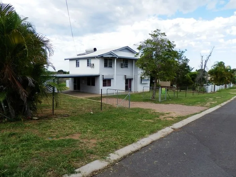 3 BEDROOM HOME IN RICHMOND HILL