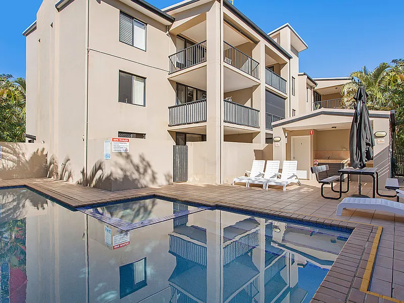 PALM BEACH - 2 MINS TO BEACH - 2 X BED, 2 X BATH, 2 X CAR - GATED COMPLEX
