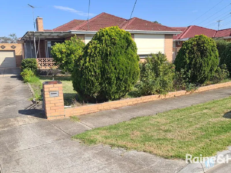 NEAT, CLEAN & CLOSE TO EVERYTHING 