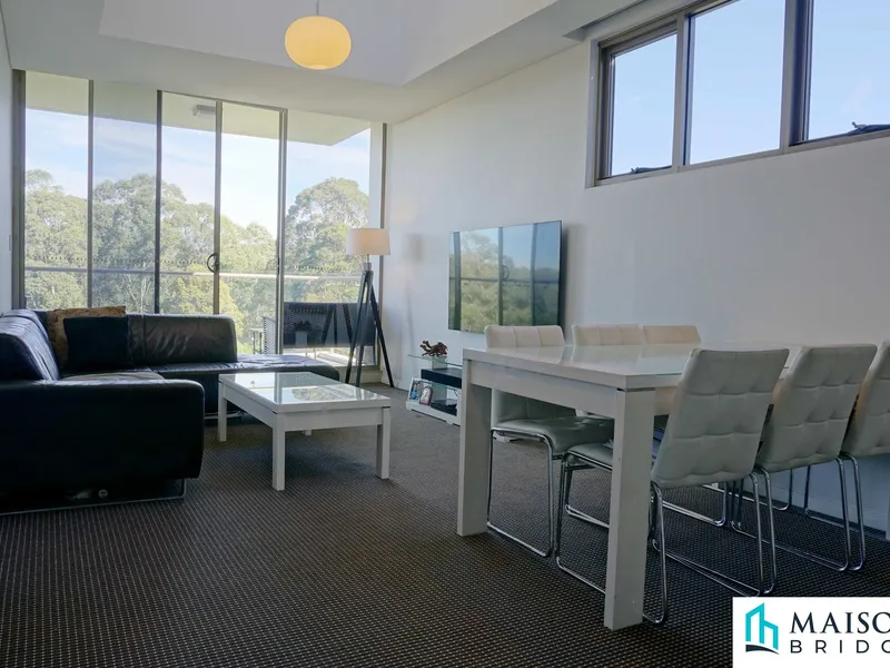 Luxury Apartment with Stunning Views in Quiet yet Convenience Complex
