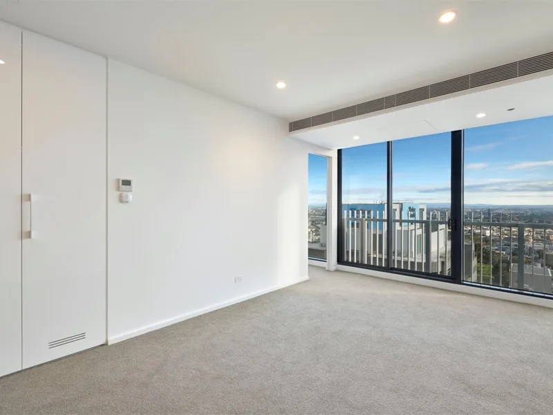 Explore the best that Melbourne has to offer with this stunning 2 bedroom Apartment located in the 
