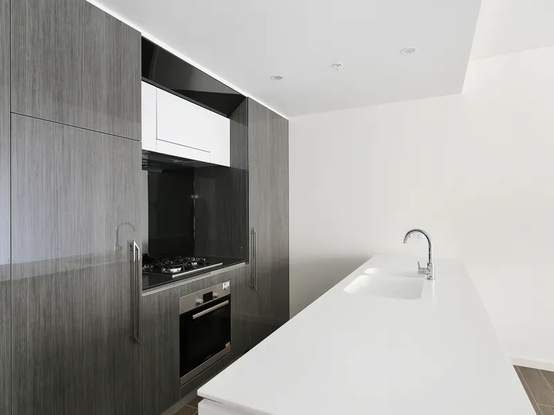 Jewel - Waterfront modern two bedroom apartment