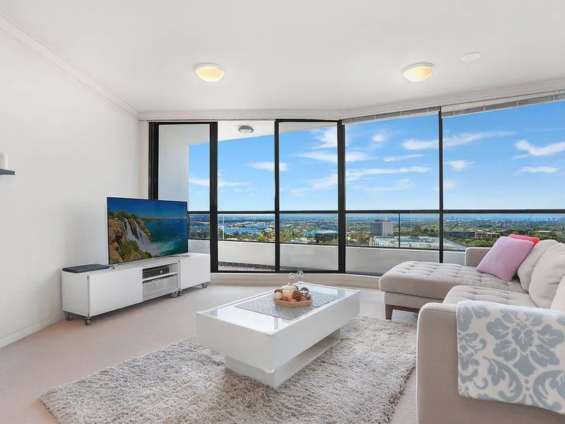 Spacious Light-Filled 2 Bedroom Apartment with Stunning Views