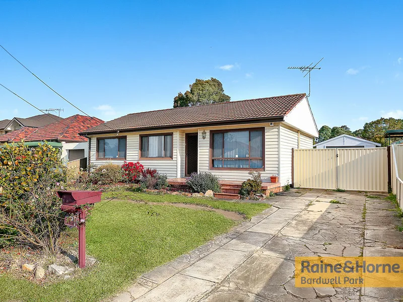 Open for Inspection Monday 31/10 from 5:00-5:15pm - Family Home in Prime Location!
