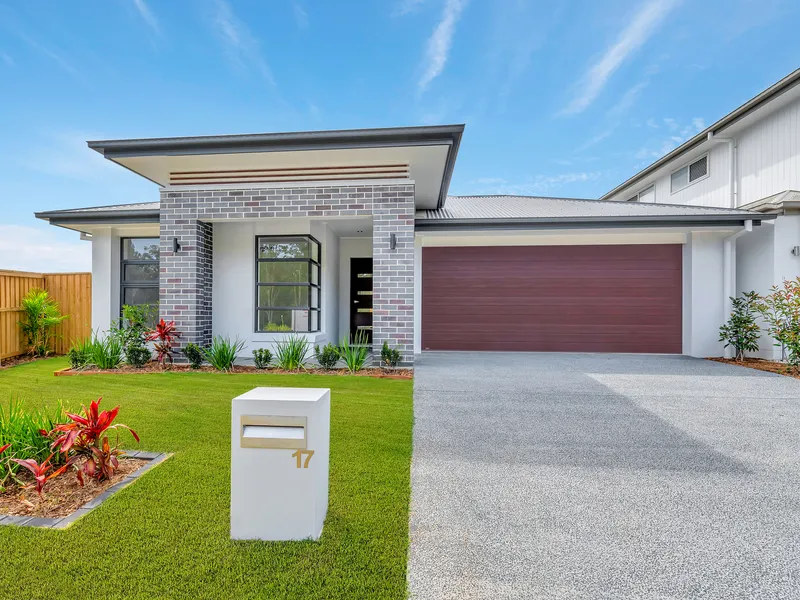 Spectacular Family Home Located in Coomera Foreshore!