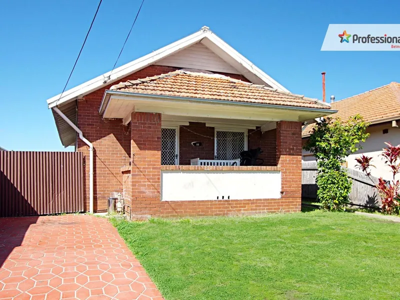 DOUBLE BRICK HOME ON DEEP 746m2 BLOCK