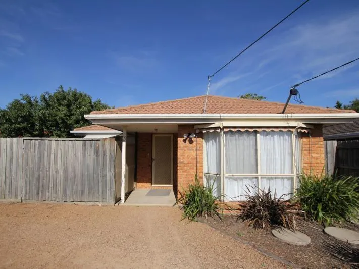 SPACIOUS PROPERTY WITH  ONE WEEK FREE RENT!