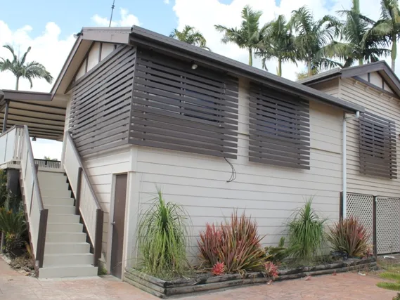 ATTRACTIVE QUEENSLANDER WITH POOL