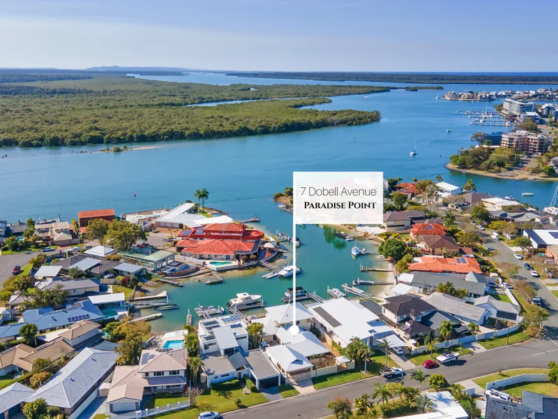 Spacious North to Water Bridge Free Waterfront Residence