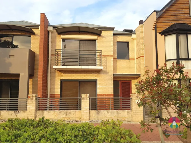 SPACIOUS, PRACTICAL TOWNHOUSE IN THE BEST LOCATION IN JOONDALUP