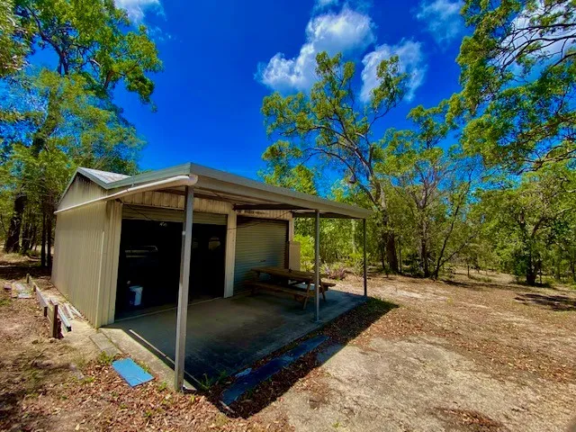 Perfect Agnes Weekender on 6 Acres or Lush Landscaped Grounds!