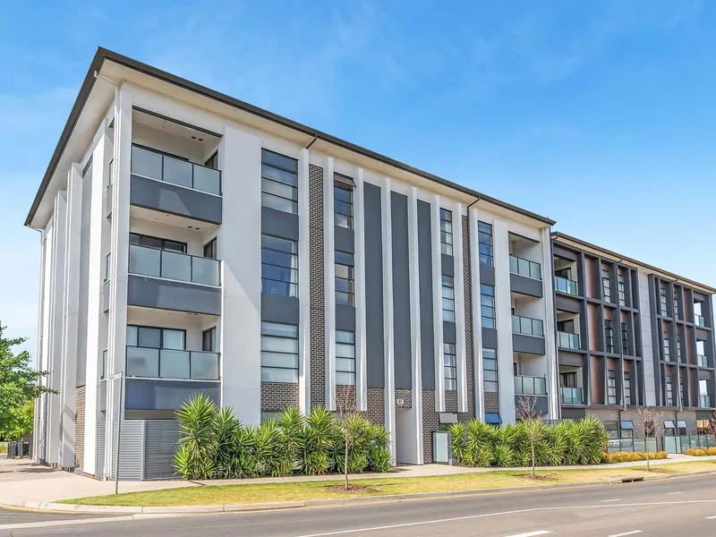 STYLISH APARTMENT OFFERS LIFESTYLE AND LOCATION