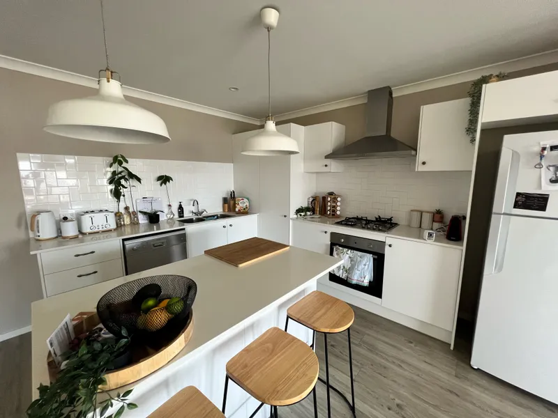 Spacious 4 bedroom family home in lovely street