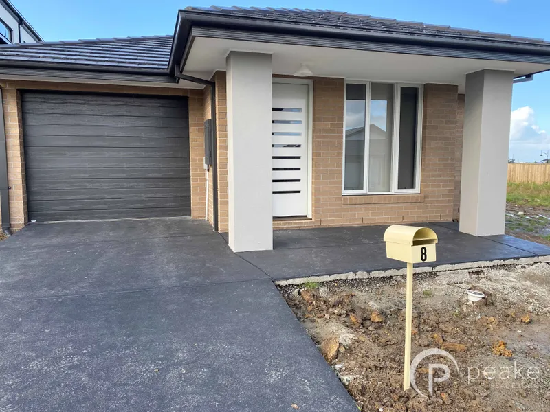 NEAR NEW IN TIMBERTOP