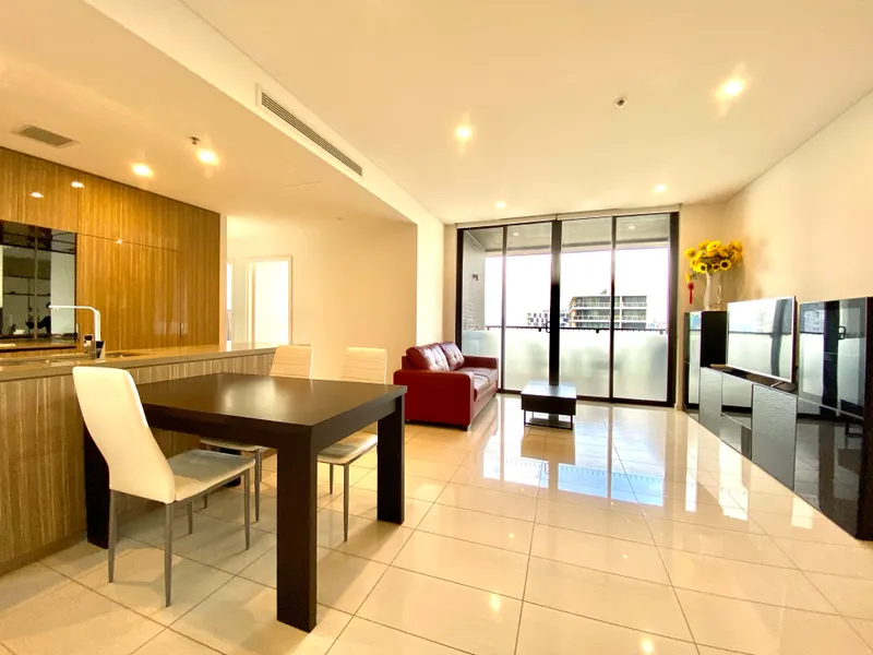 Fully furnished 2 bedroom apartment @ Platinum!