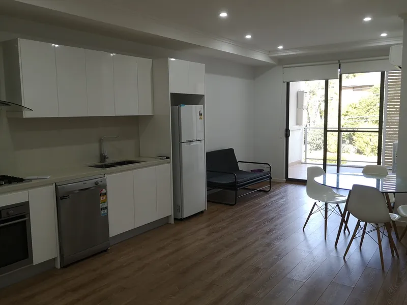 One Bedroom Apartment in Epping for Rent !!!
