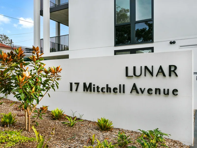 Penthouse Apartment, Style at First Sight