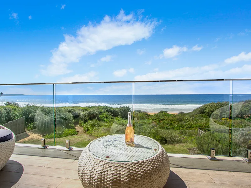 Designer Beachfront Residence – Direct Beach Access