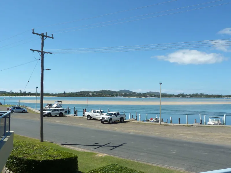 Great 2 Bedroom Property on the water in Tuncurry