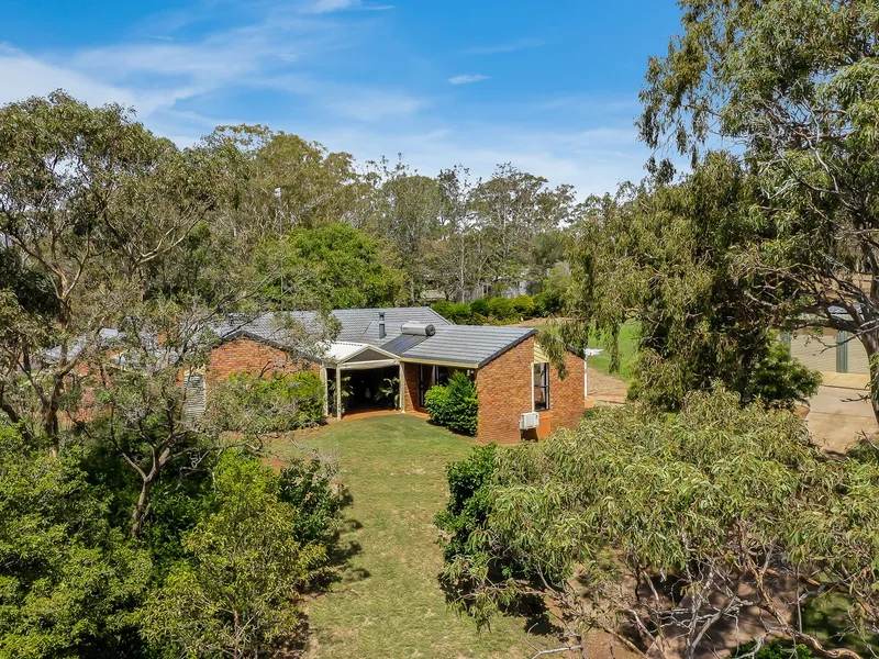 Perfectly Private Rural Retreat - with Town, Tank and Bore Water!