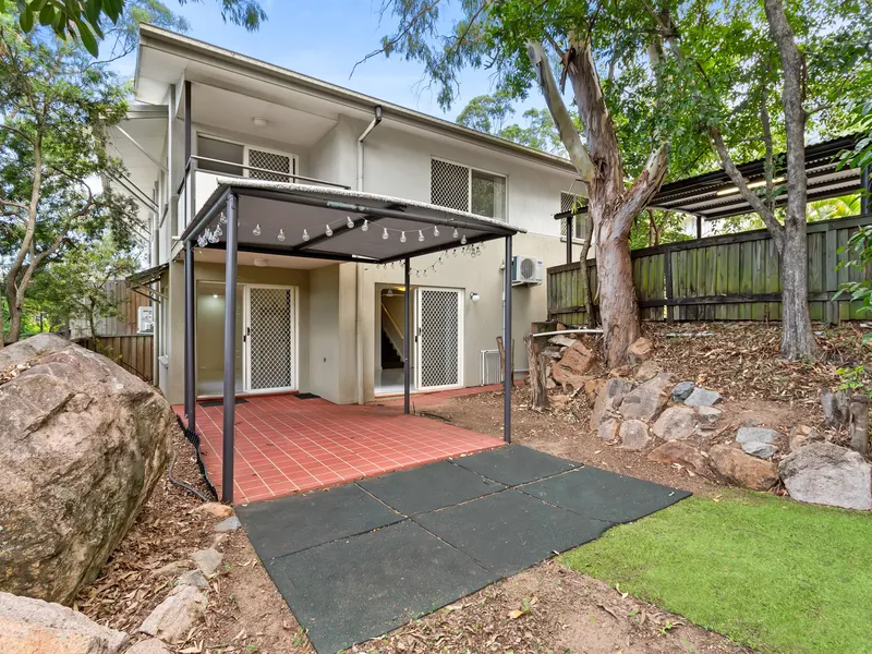 Spacious, low maintenance townhouse on the border of Ashgrove