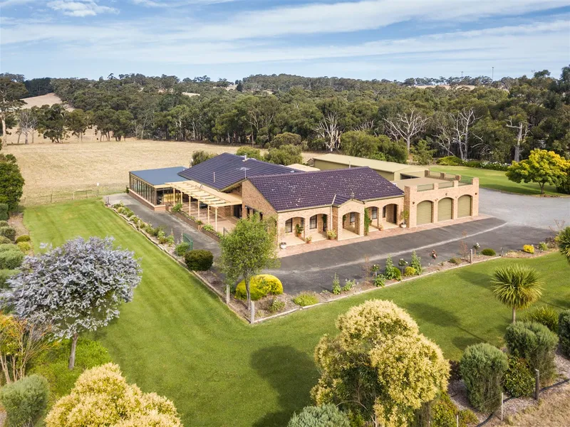 A Magnificent 50 Acre Rural Holding