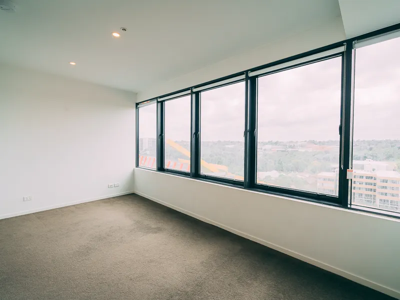 Beautiful, Light, 2 Bedroom Apartment