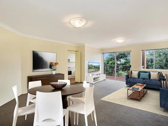 SPACIOUS APARTMENT WITH BALCONIES AND PARKING