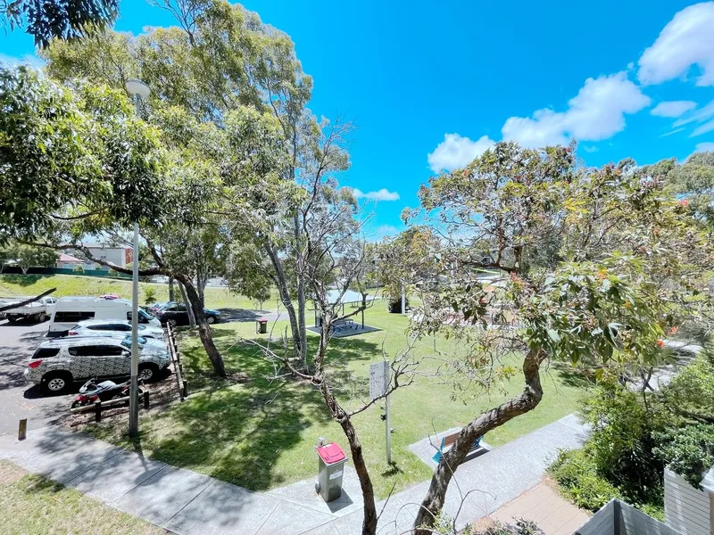 One bedroom Luxury Apartment with Park View