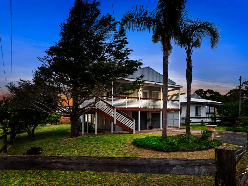 QUINTESSENTIAL NARRAWALLEE BEACH HOUSE