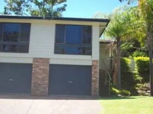4 BEDROOMS - QIUET STREET - DOUBLE GARAGE