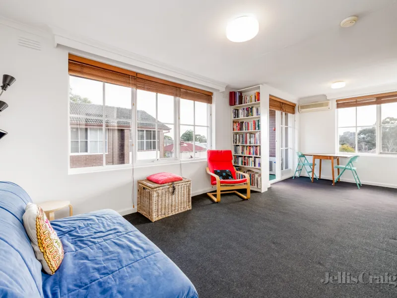 Light Filled Apartment in the Heart of Hawthorn