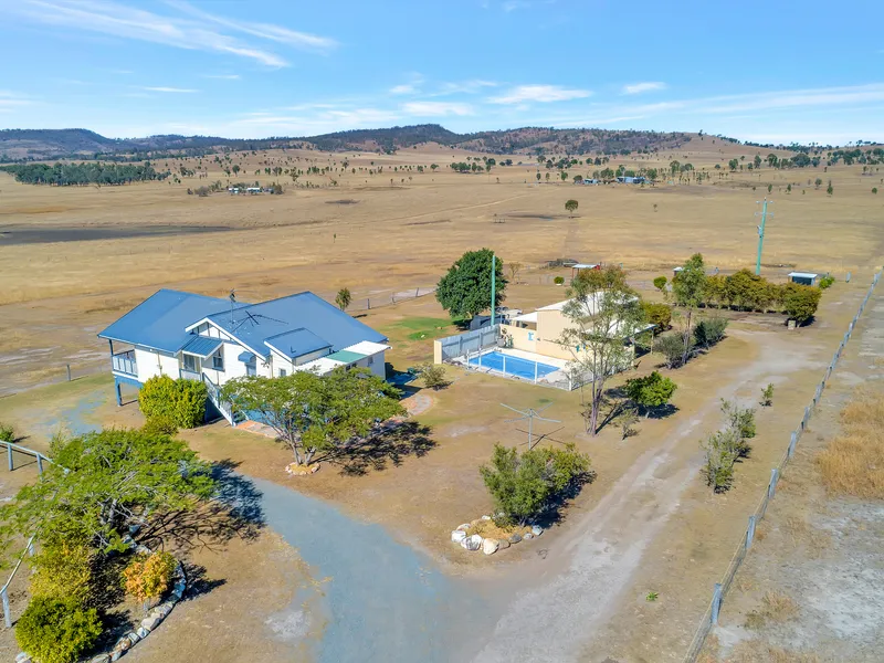 Charming Queenslander on 31 Acres
