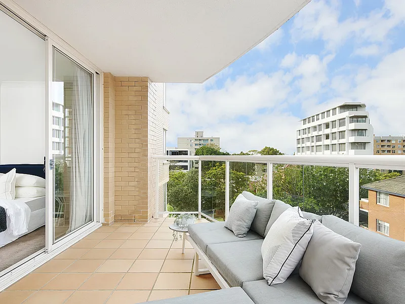 Dual Level Bondi Oasis