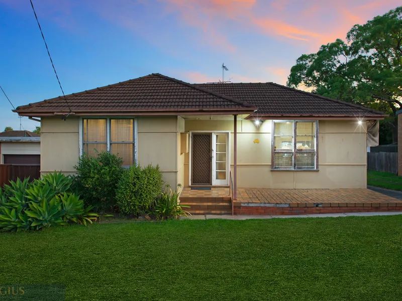 Excellent position and endless possibilities!